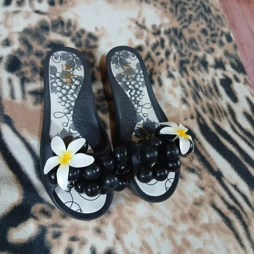 [BUNJANG] Black Flower Decor Jelly Slippers (240) / [240]블랙 플라워 장식 젤리 슬리퍼