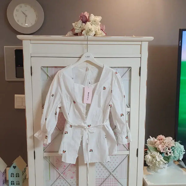 [BUNJANG] Embroidered Blouse / 자수 블라우스/55  새상품