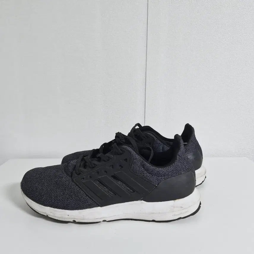 [BUNJANG] Adidas Solix Sneakers (250mm) / 아디다스 솔릭스 운동화(250)