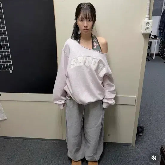 [BUNJANG] Satomi Radio Sweatshirt Pink / 사토미라디오 맨투맨 핑크
