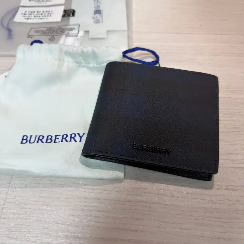 [BUNJANG] Burberry Check & Leather Bifold Wallet Navy / 버버리 체크 앤 레더 반지갑 네이비