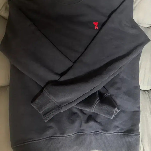 [BUNJANG] AMI Sweatshirt Navy / 아미 맨투맨