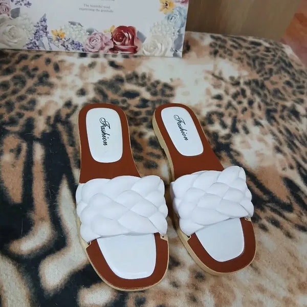 [BUNJANG] White Woven Slip-ons (Size 38/235-240) / [235~240] 화이트 꼬임 슬리퍼