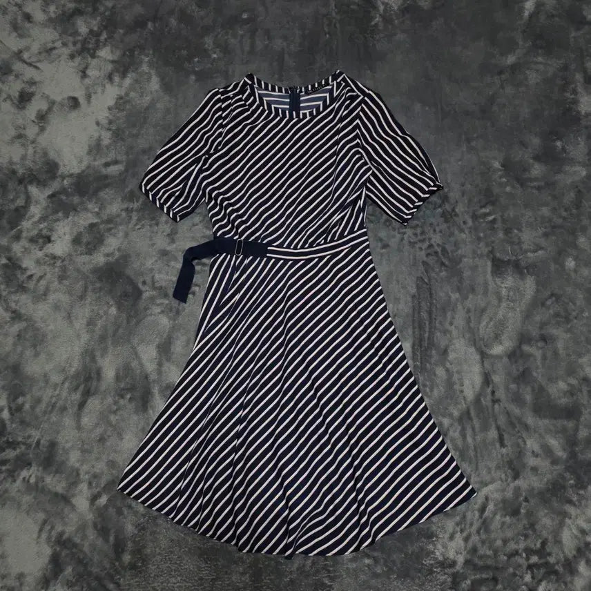 [BUNJANG] The Tilbury Striped Short Sleeve Dress / (55)여성 더틸버리 스트라이프 반팔 원피스