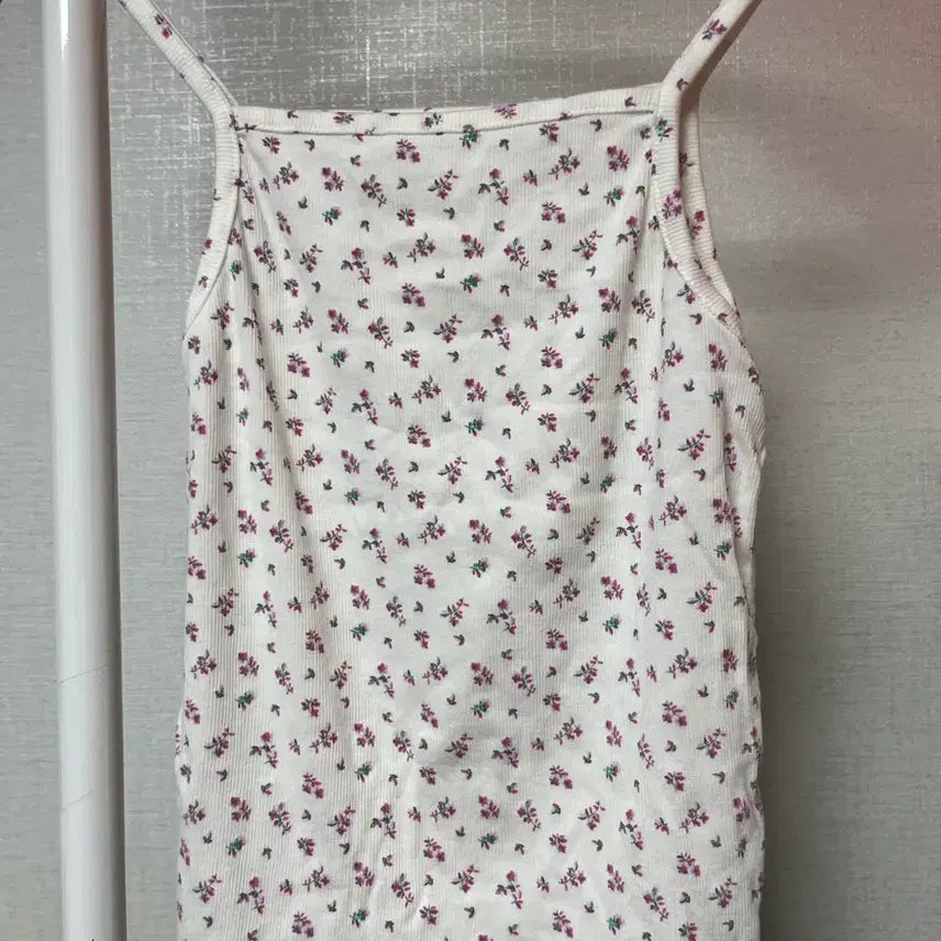 [BUNJANG] White Purple Floral Pattern Sleeveless Top / 새상품 흰색 보라 플로럴 꽃무늬 패턴 나시
