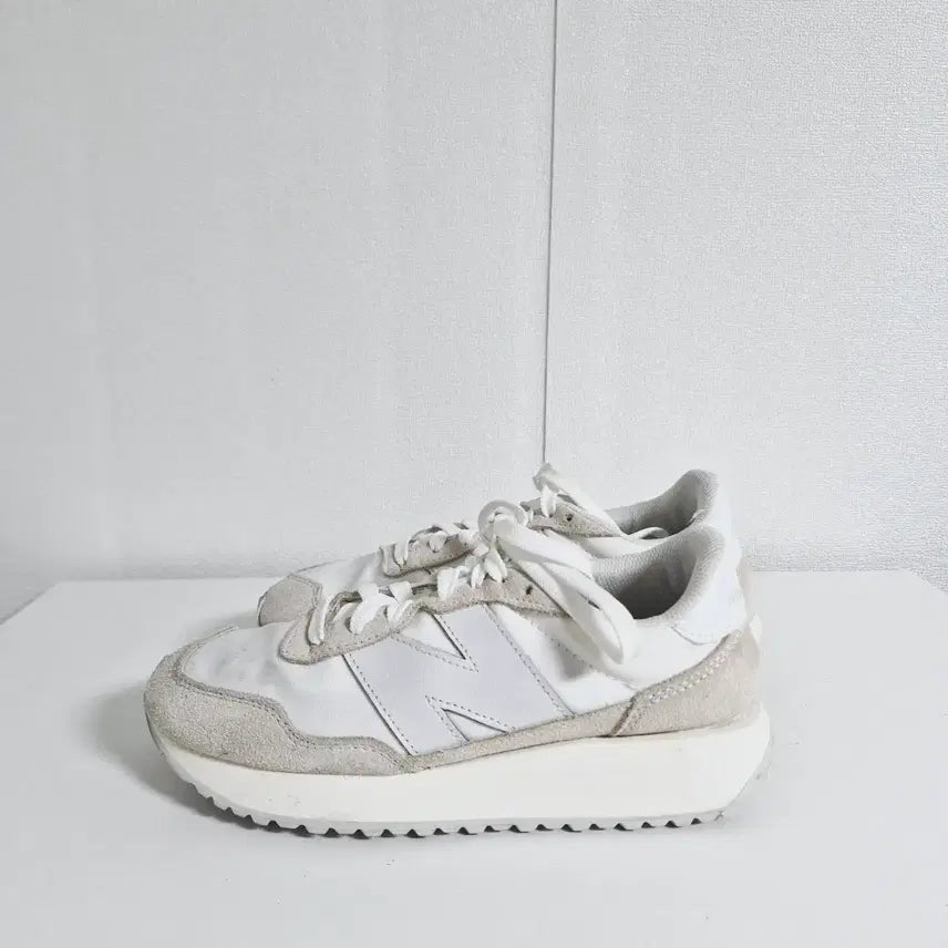 [BUNJANG] New Balance 237 Sneakers (Size 240) / 뉴발란스 237스니커즈(240)
