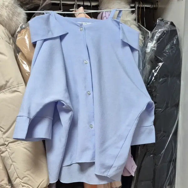 [BUNJANG] Light Blue Off-Shoulder Blouse / 하늘색 오프숄더 블라우스