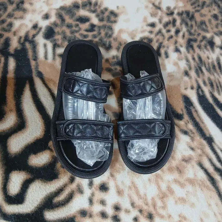 [BUNJANG] Black Quilted Strap Slippers / [240] 블랙 퀼팅 스트랩 슬리퍼