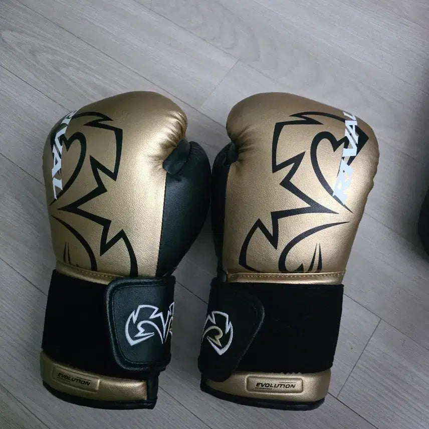 [BUNJANG] Rival RS11V 12oz Gloves / 라이벌 rs11v 12온스 글러브 팝니다