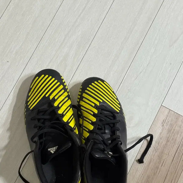 [BUNJANG] Adidas Football Boots Black and Yellow / 아디다스 축구화 블랙 앤 옐로우