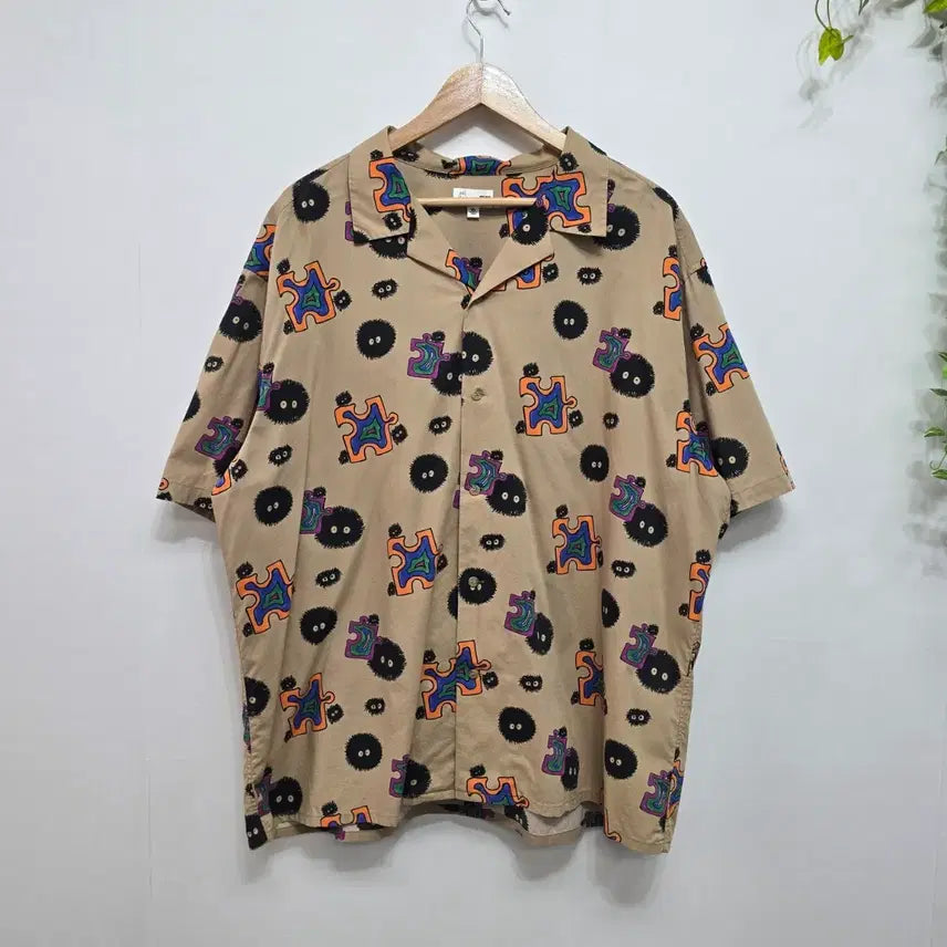 [BUNJANG] Uniqlo x Totoro Graphic Print Shirt / 토토로 X 유니클로 셔츠