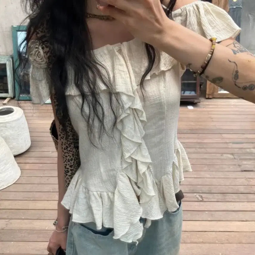 [BUNJANG] Morae House Nute Frill Blouse / 모래하우스 누트 프릴 블라우스