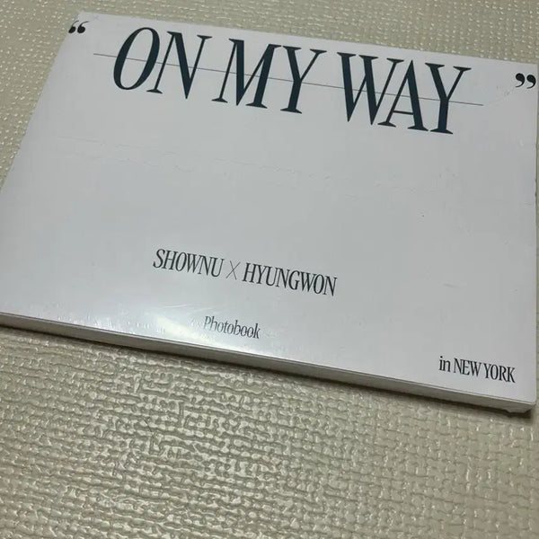 [BUNJANG] MONSTA X SHOWNU X HYUNGWON ON MY WAY in NEW YORK Photobook / 몬스타엑스 셔누X형원 포토북 ON MY WAY in NEW YORK