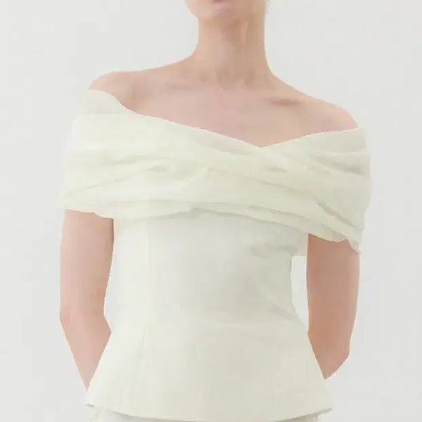 [BUNJANG] Grace Yu Diana Off-Shoulder Blouse Cream S / 그레이스유 다이애나  오프숄더 블라우스 크림 s