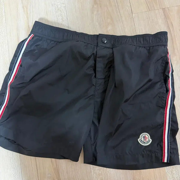 [BUNJANG] Moncler Shorts / 몽클레어 반바지