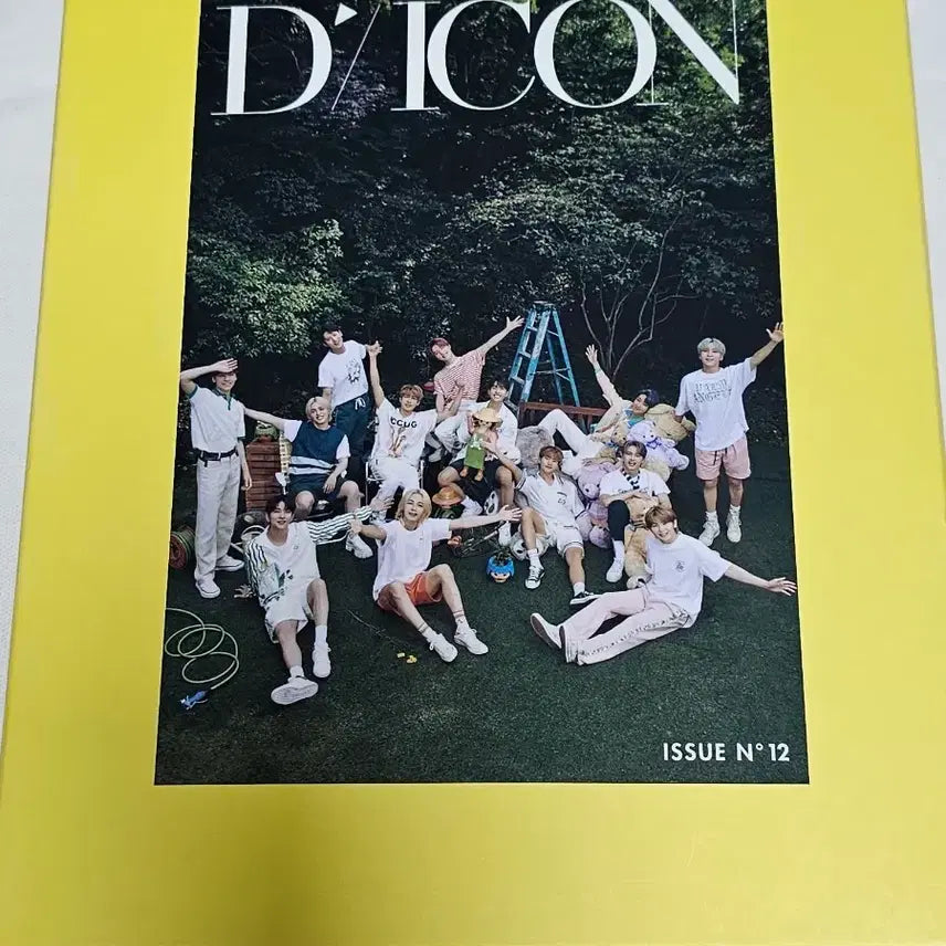 [BUNJANG] SEVENTEEN DICON Vol.12 Luxury Edition Photobook & Unsealed T-shirt Bundle Set (Excluding Photocard) / [양도] 세븐틴 디아이콘 종합판 Vol.12 (포카 제외 / 화보집 + 미개봉 티셔츠 풀셋)