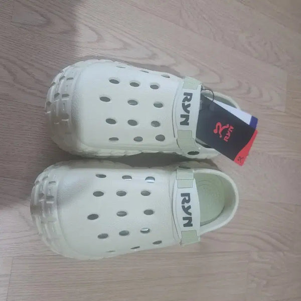 [BUNJANG] RYN Clog Ivory/Coral Size 260 / RYN 클로그 260