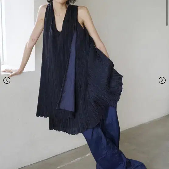 [BUNJANG] HWI MINI PLEATS ONEPIECE [MIDNIGHT] / HWI - MINI PLEATS ONEPIECE [MIDNIGHT]