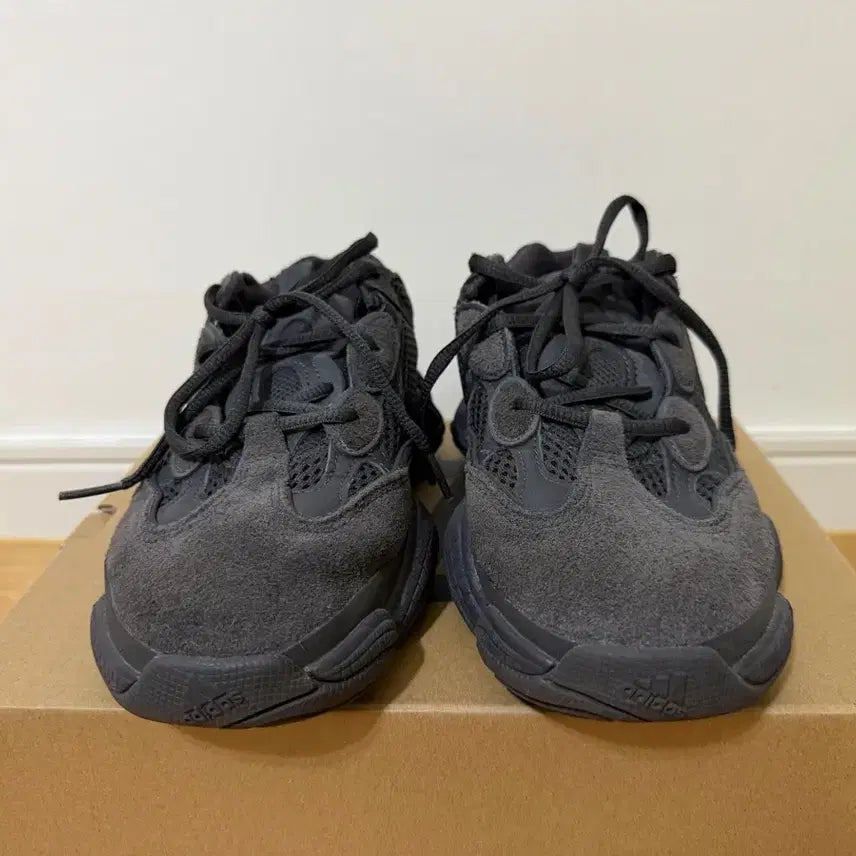 [BUNJANG] Adidas Yeezy 500 Black Suede Sneakers / 아디다스 이지 500 블랙 스웨이드 운동화