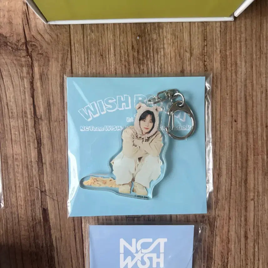 [BUNJANG] NCT Wish Riku Membership Wish Book Keyring (Sealed) / 미개봉) 엔시티 위시 엔위시 리쿠 멤버십 위시북 키링 양도 판매