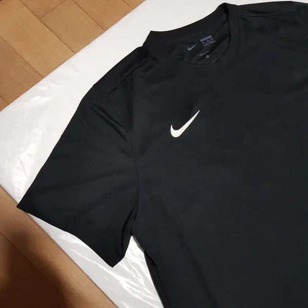 [BUNJANG] Nike Dri-FIT Embroidered Swoosh Black T-Shirt / 115/미사용 / 나이키 드라이핏 자수스우시 블랙반팔티 /716도회