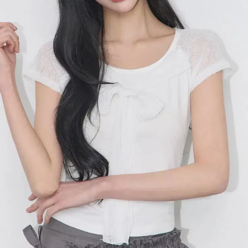 [BUNJANG] IlliGo Lace Ribbon Color Block T-Shirt White / 새상품) 일리고 레이스 리본 배색 티셔츠 화이트