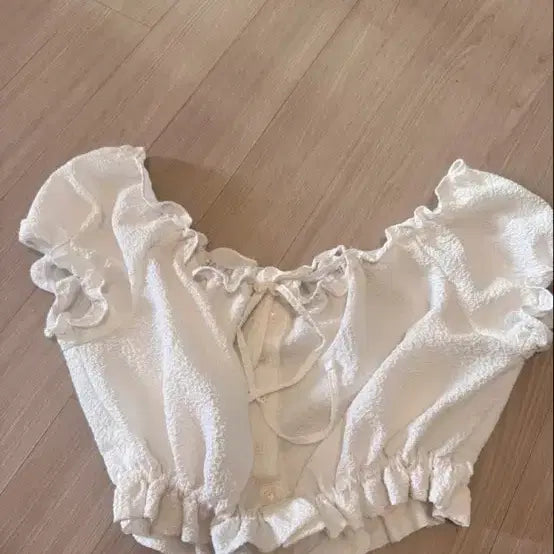 [BUNJANG] Ruffle Crop Top / 에이블리 프릴 크롭 상의