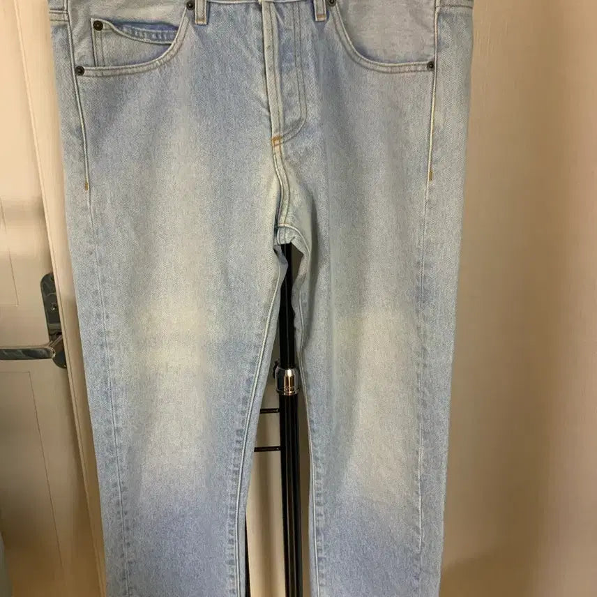[BUNJANG] Off-White Light Blue Denim Pants / 오프화이트 데님 팬츠 라이트 블루