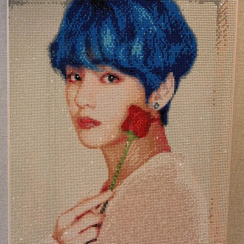 [BUNJANG] BTS V Gem Diamond Painting Complete Set / 방탄소년단 BTS 뷔 보석십자수 완성품