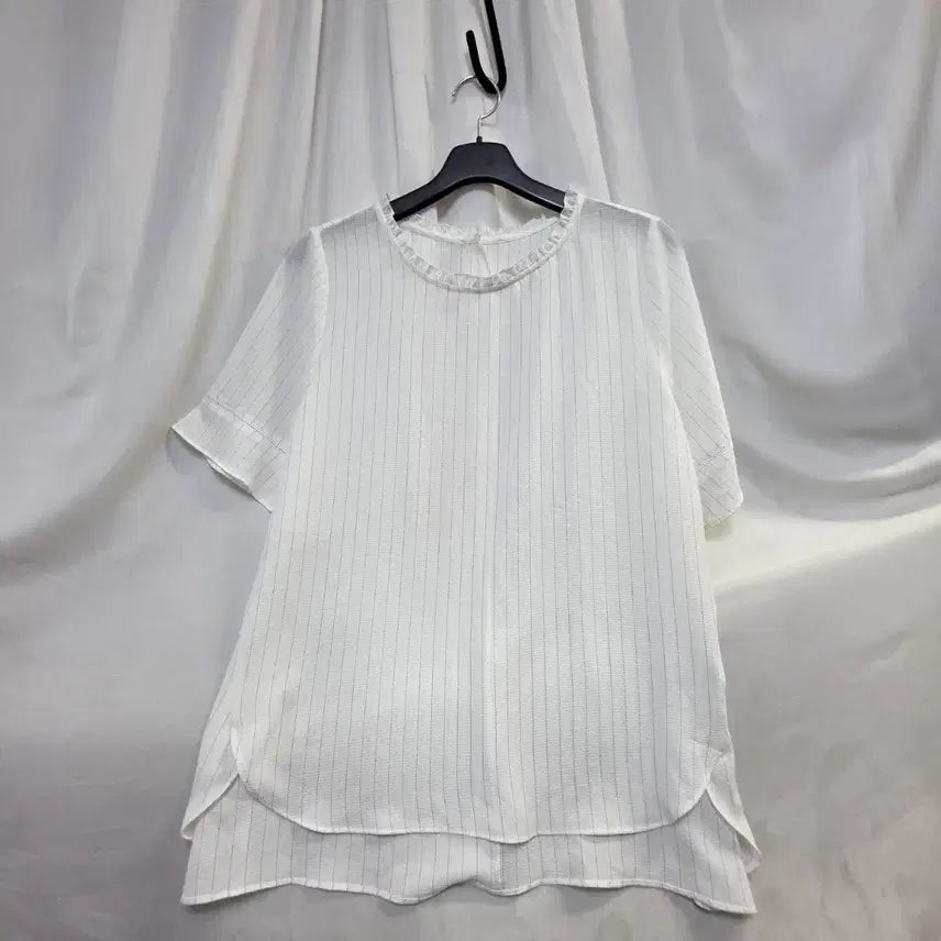 [BUNJANG] Women's White Striped Short Sleeve T-Shirt / ign여성화이트 스트라이프 반팔100