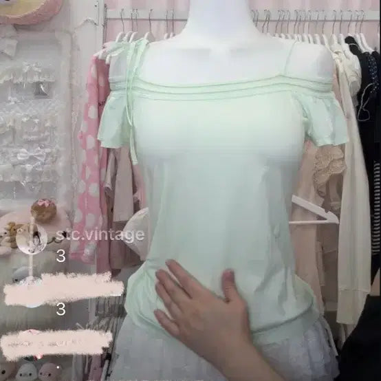 [BUNJANG] STC Vintage Off-Shoulder T-Shirt / stc 빈티지 오프숄더 티셔츠