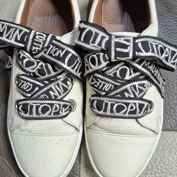 [BUNJANG] Lanvin Collection Leather Sneakers with Embroidered Ribbon / 랑방컬렉션   레터링  자수리본  천연가죽  스니커즈.