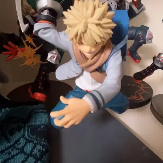 [BUNJANG] Katsuki Bakugo Figure / 바쿠고 피규어 팝니다