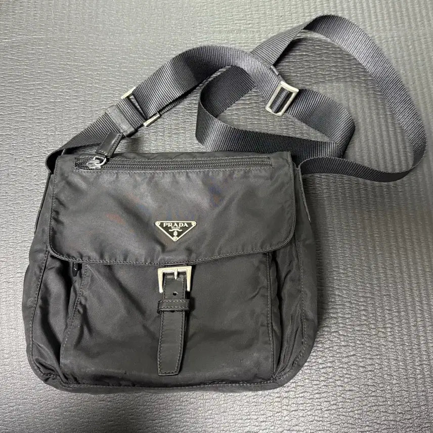 [BUNJANG] Prada Pocono Single Messenger Bag / 프라다 포코노 싱글 메신저백 주우재백
