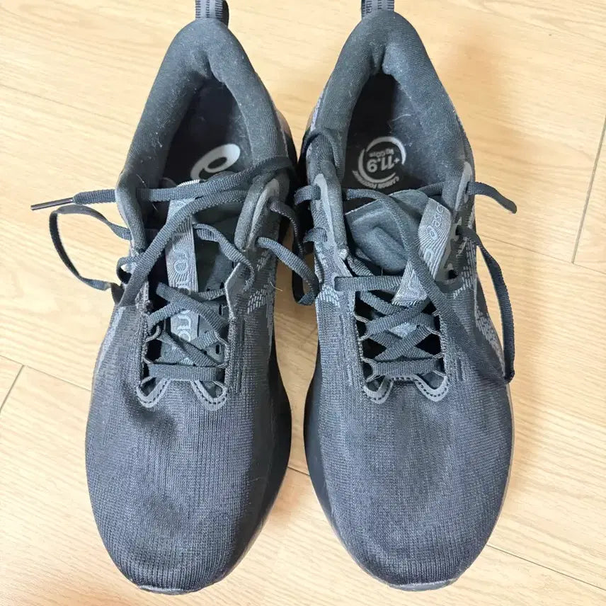 [BUNJANG] Asics NovaBlast 5 Running Shoes / 노바블라스트5 블랙 275 판매합니다.