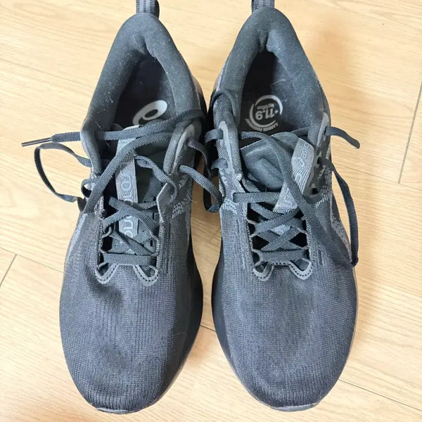 [BUNJANG] Asics NovaBlast 5 Running Shoes / 노바블라스트5 블랙 275 판매합니다.
