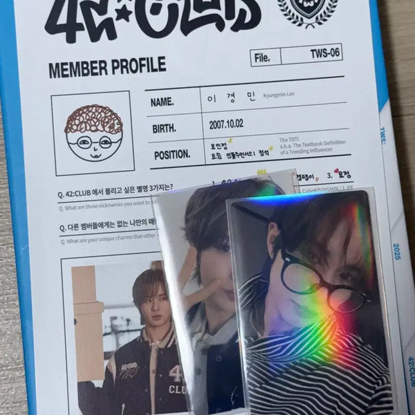 [BUNJANG] 42Club 2025 Kyungmin Photobook Photocard & Member Profile Set / 2025 42클럽 포토북 경민 포카+멤버프로필 세트