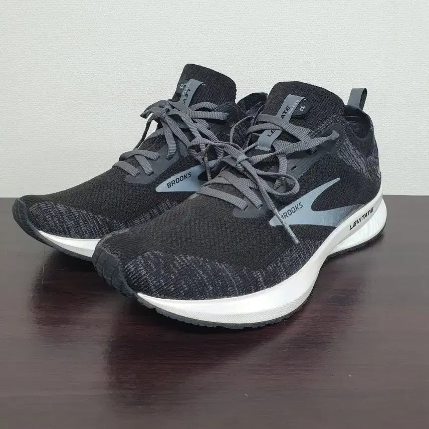 [BUNJANG] Brooks Levitate 4 Running Shoes Size 255mm / 브룩스 레비테이트 4 러닝화 255mm