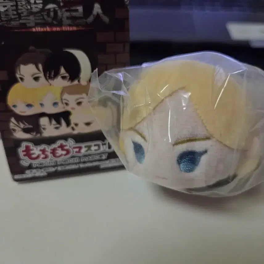 [BUNJANG] Attack on Titan Historia Mochi Mas / 진격거 히스토리아 모찌마스
