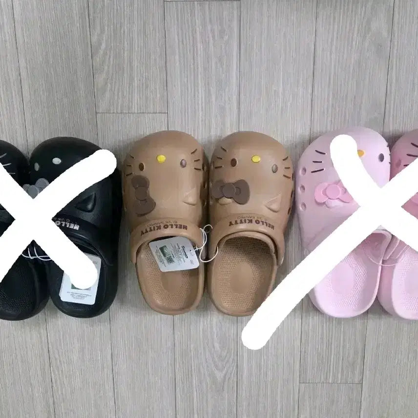 [BUNJANG] Hello Kitty Sandals / 헬로키티 샌들 블랙/브라운/핑크