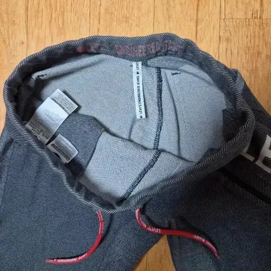 [BUNJANG] Levi's Engineered Jeans Grey Training Functional Pants / (유럽 포르투갈 수입 매장판/새상품급) 리바이스 엔지니어드 진스 트레이닝 기능성 팬츠, 31~33인치