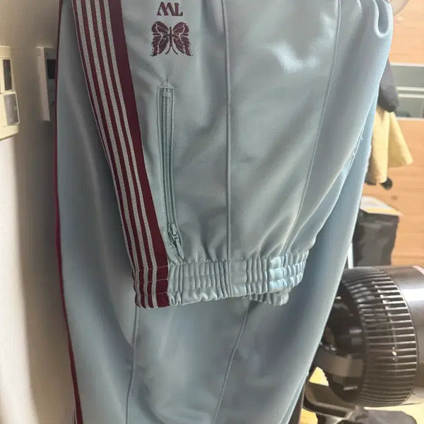 [BUNJANG] Needles Track Pants M Size / Needles TW 니들스 트랙팬츠 M 사이즈 판매합니다