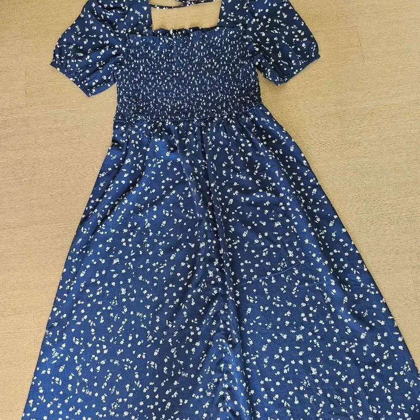 [BUNJANG] Blue Smoking Long Dress with Floral Pattern / 블루 스모킹 원피스