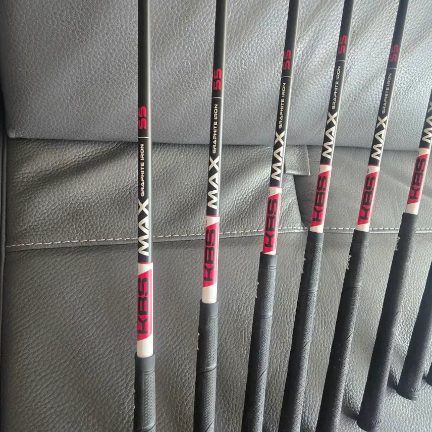 [BUNJANG] PXG 0211 Iron Set KBS MAX Graphite 55A - 8 Clubs / 정품 PXG 0211 KBS MAX 그라파이트 55A 아이언 8개 세트 판매해요 공홈구매 정품이구요 샤프트는 KBS MAX 그라파이트 55A5,6,7,8,9,W,L,S8개