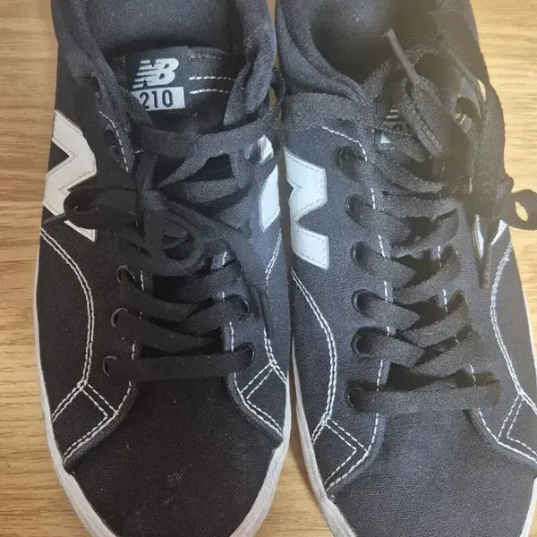 [BUNJANG] New Balance 210 Black Sneakers / 뉴발란스 210 검정 스니커즈