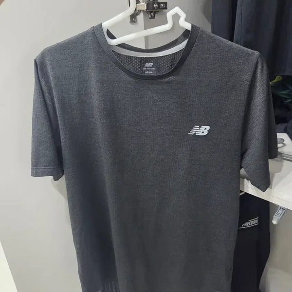 [BUNJANG] New Balance Short Sleeve T-Shirt and Shorts Running Set / 뉴발란스 반팔 티셔츠 반바지 러닝 세트 일괄 판매