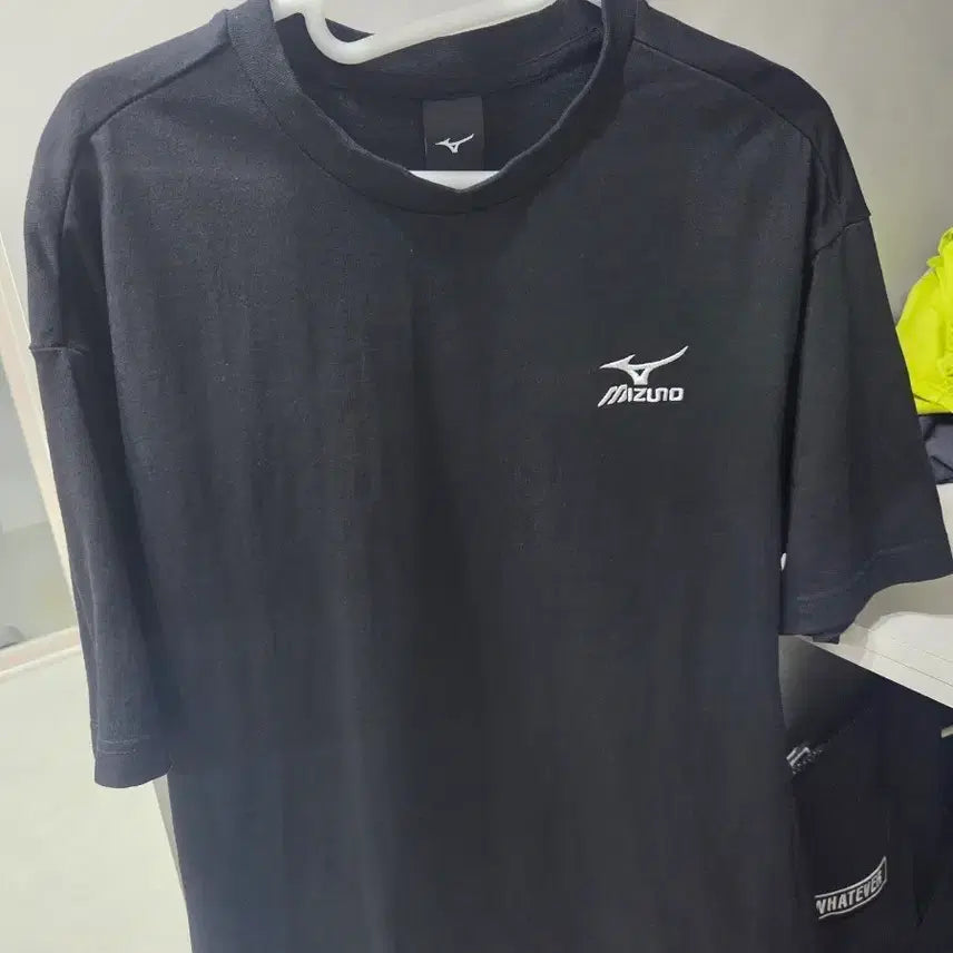 [BUNJANG] Mizuno Black T-shirt - Size M / 미즈노 반팔티 블랙 M 거의 새거