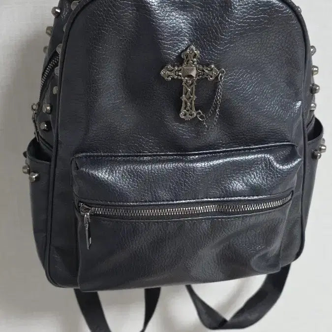 [BUNJANG] Volcan & Aphrodite Studded Punk Backpack / 볼칸앤아프로디테 가방 스터드 펑크가방백팩 지뢰계 고스로리VOLCAN&APHRODITE
