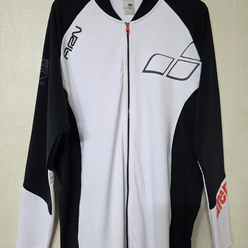 [BUNJANG] Arena Zip-Up Rash Guard / 아레나 집업 레쉬가드