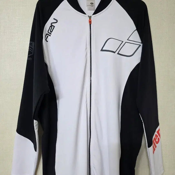 [BUNJANG] Arena Zip-Up Rash Guard / 아레나 집업 레쉬가드